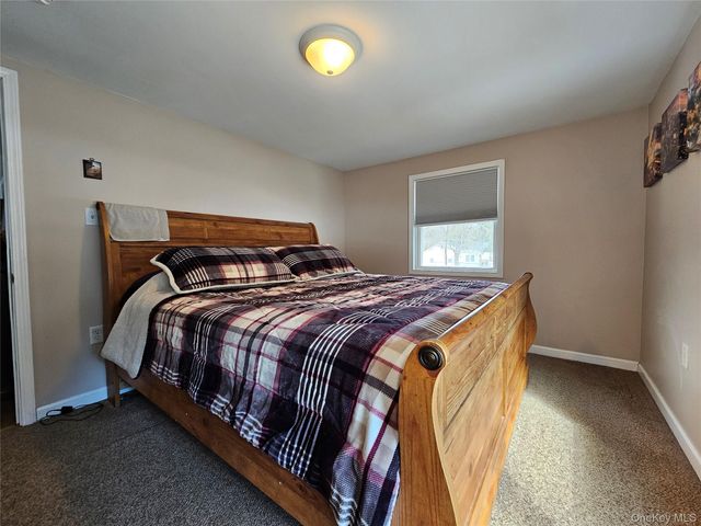 3 Mary Drive, Bloomingburg, NY 12721