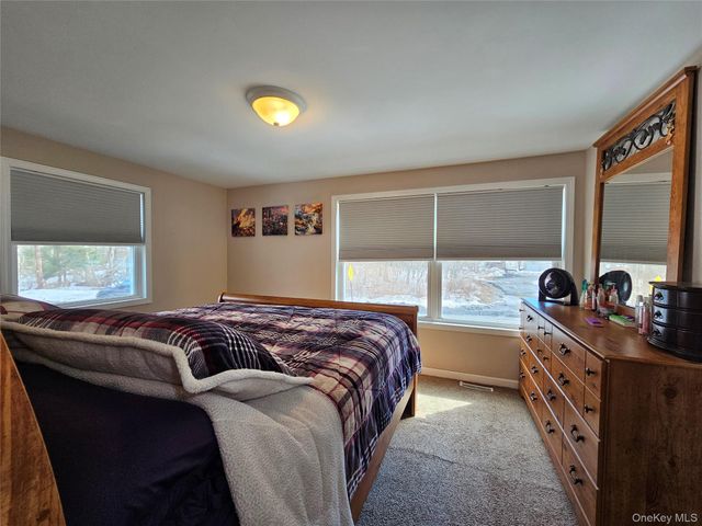 3 Mary Drive, Bloomingburg, NY 12721