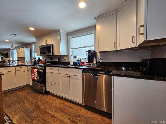 3 Mary Drive, Bloomingburg, NY 12721