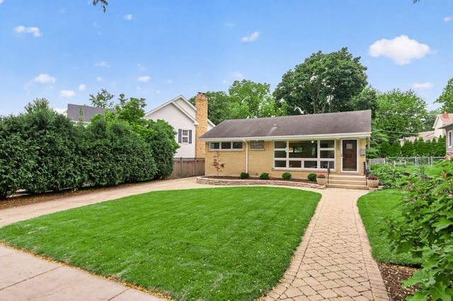 392 WINDSOR Avenue, Glen Ellyn, IL 60137