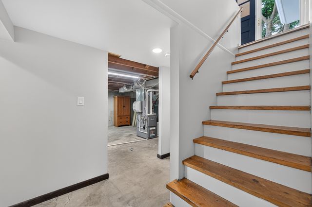 392 WINDSOR Avenue, Glen Ellyn, IL 60137