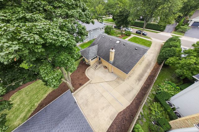392 WINDSOR Avenue, Glen Ellyn, IL 60137