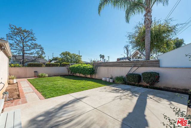 6320 W 83rd Street, Los Angeles, CA 90045