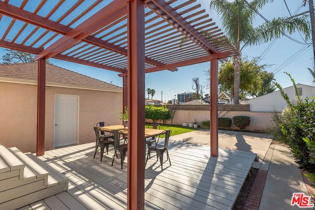 6320 W 83rd Street, Los Angeles, CA 90045