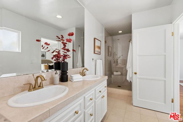 6320 W 83rd Street, Los Angeles, CA 90045