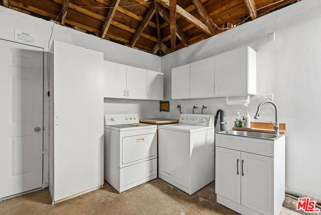 6320 W 83rd Street, Los Angeles, CA 90045