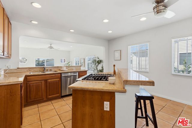 6320 W 83rd Street, Los Angeles, CA 90045