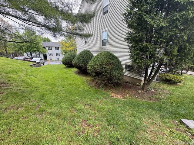 27 Lexington Hill 10, Harriman, NY 10926