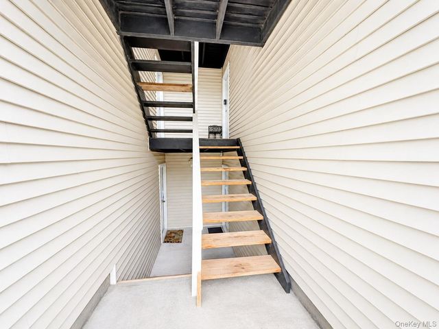 27 Lexington Hill 10, Harriman, NY 10926