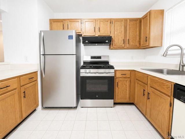 27 Lexington Hill 10, Harriman, NY 10926