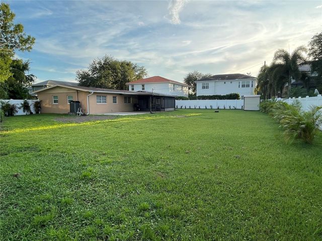 3211 W LEONA STREET, Tampa, FL 33629