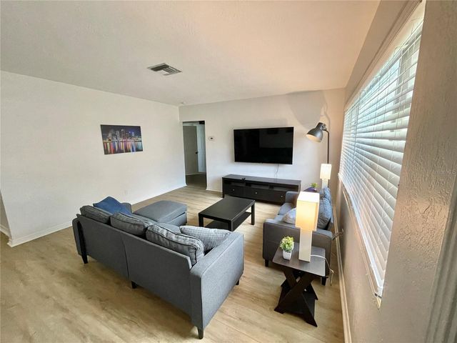 3211 W LEONA STREET, Tampa, FL 33629