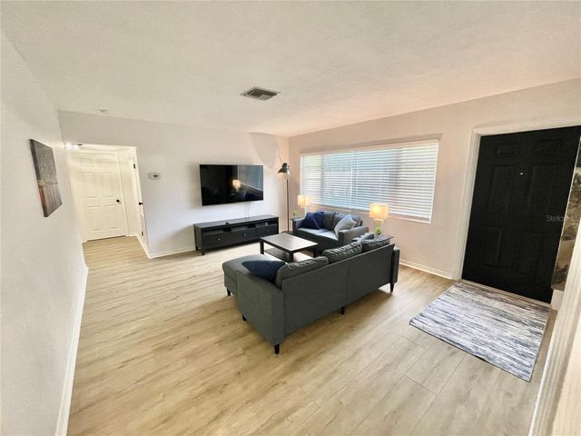 3211 W LEONA STREET, Tampa, FL 33629