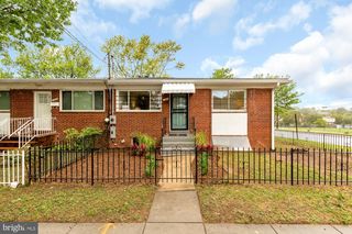 101 56TH PL SE, Washington, DC 20019
