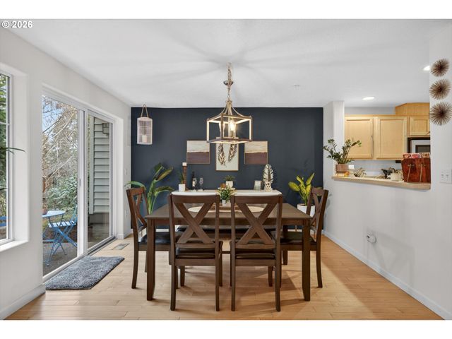 10797 Sw CANTERBURY Ln 103, Portland, OR 97224