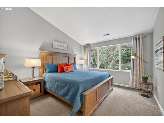 10797 Sw CANTERBURY Ln 103, Portland, OR 97224