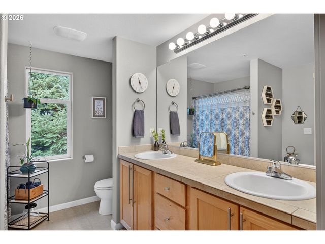 10797 Sw CANTERBURY Ln 103, Portland, OR 97224