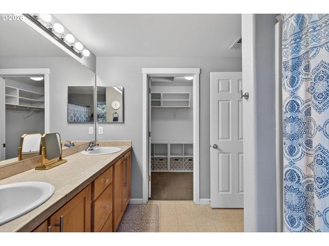 10797 Sw CANTERBURY Ln 103, Portland, OR 97224