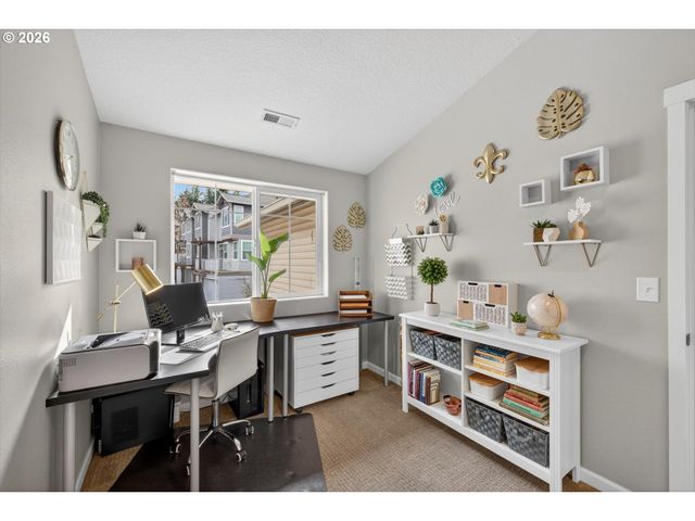 10797 Sw CANTERBURY Ln 103, Portland, OR 97224