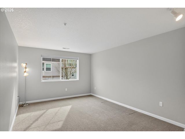 10797 Sw CANTERBURY Ln 103, Portland, OR 97224