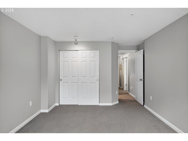 10797 Sw CANTERBURY Ln 103, Portland, OR 97224