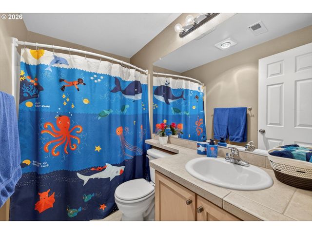 10797 Sw CANTERBURY Ln 103, Portland, OR 97224