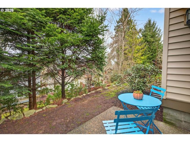 10797 Sw CANTERBURY Ln 103, Portland, OR 97224