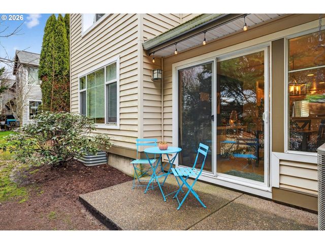 10797 Sw CANTERBURY Ln 103, Portland, OR 97224