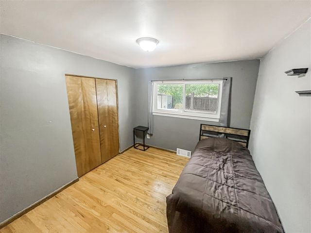 17828 Devonshire Street, Riverview, MI 48193