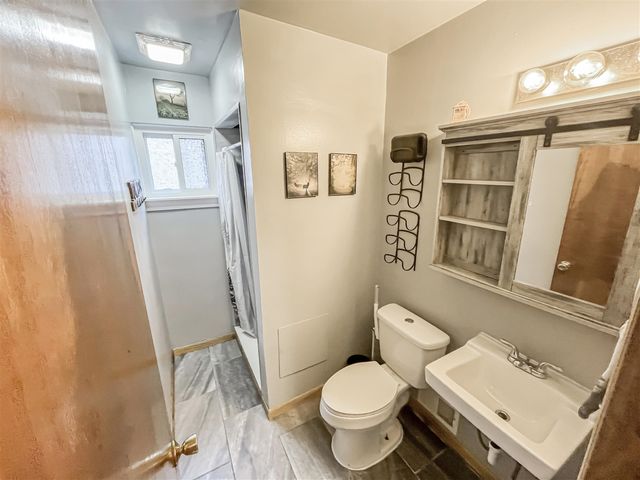 17828 Devonshire Street, Riverview, MI 48193