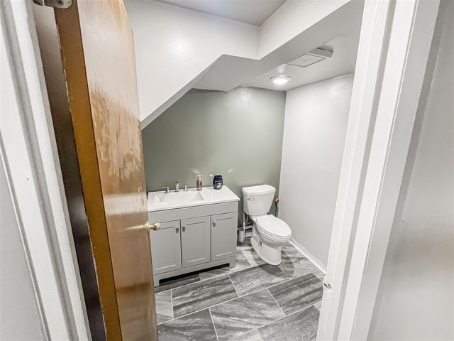 17828 Devonshire Street, Riverview, MI 48193