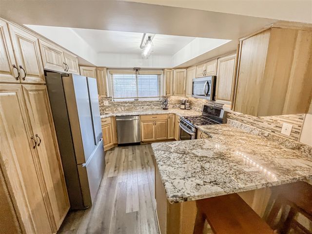17828 Devonshire Street, Riverview, MI 48193