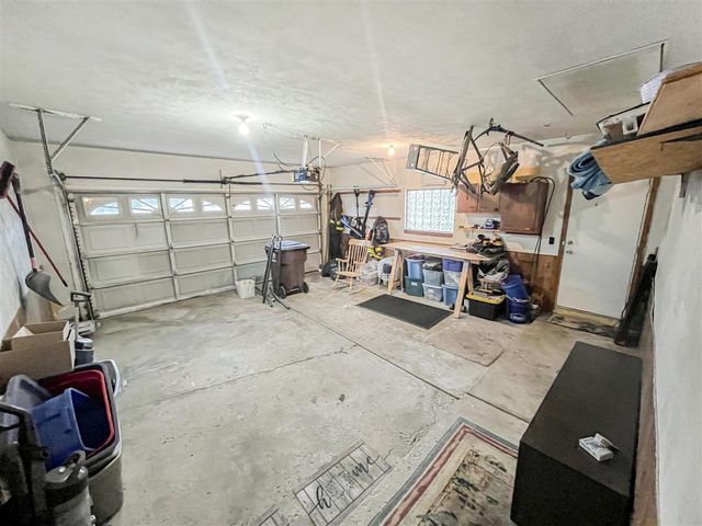 17828 Devonshire Street, Riverview, MI 48193