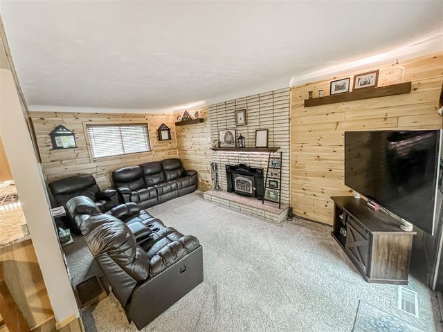 17828 Devonshire Street, Riverview, MI 48193