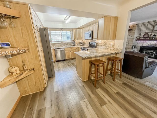 17828 Devonshire Street, Riverview, MI 48193