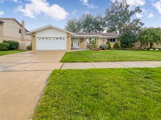 17828 Devonshire Street, Riverview, MI 48193