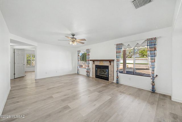 12592 N Pioneer Way, Oro Valley, AZ 85755