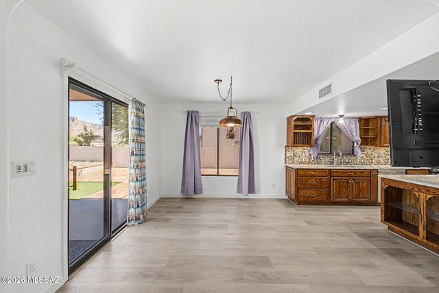 12592 N Pioneer Way, Oro Valley, AZ 85755