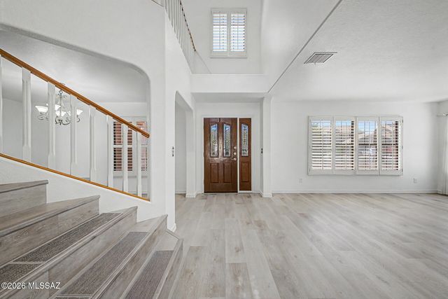 12592 N Pioneer Way, Oro Valley, AZ 85755