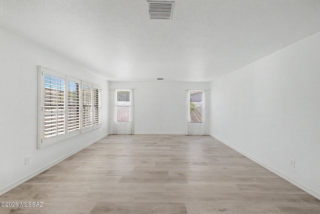 12592 N Pioneer Way, Oro Valley, AZ 85755