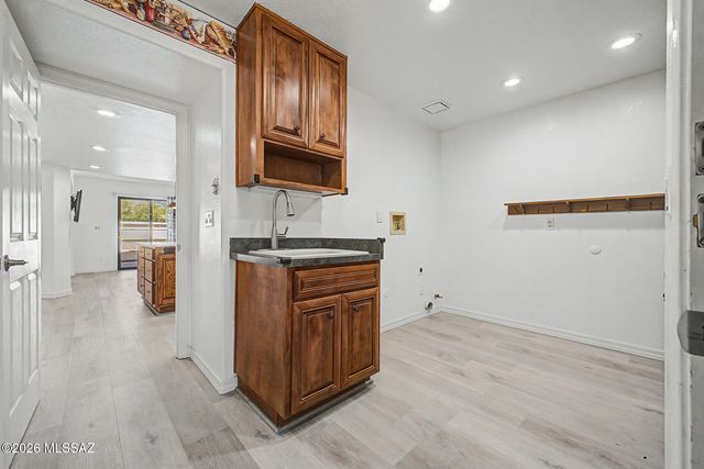 12592 N Pioneer Way, Oro Valley, AZ 85755