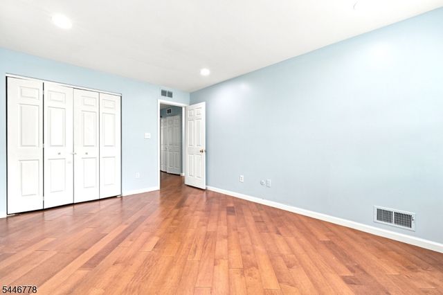 350 Greenfield Rd, Bridgewater Twp., NJ 08807