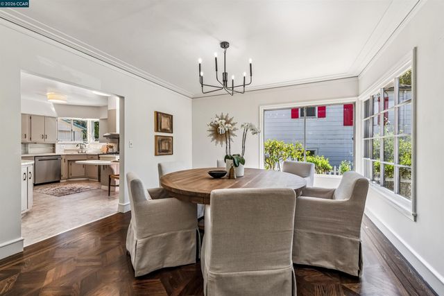 4010 Reinhardt Dr, Oakland, CA 94619