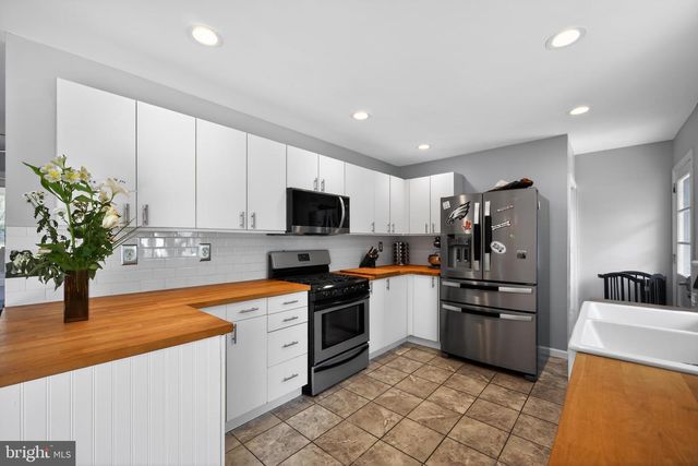 120 FISH POND RD, Sewell, NJ 08080