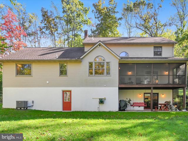 1923 BARNETT ST, East Earl, PA 17519