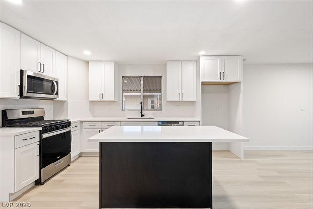 3615 Jewel Cave Drive, Las Vegas, NV 89122