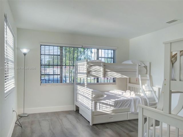 1141 NW 75th St, Miami, FL 33150