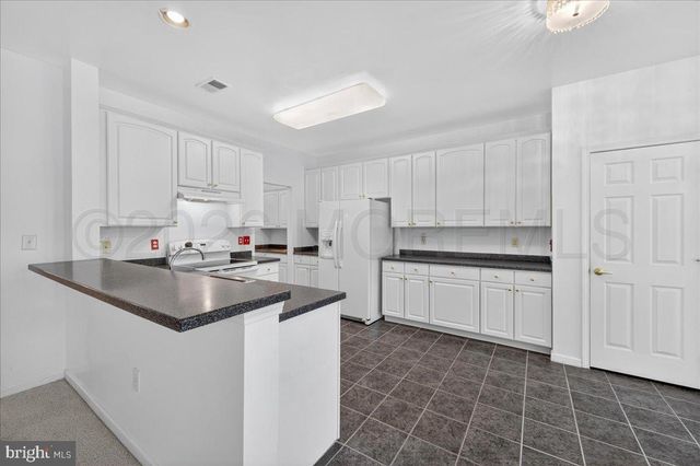 7 Allister Lane, Columbus, NJ 08022