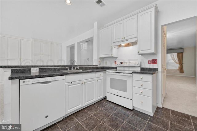 7 Allister Lane, Columbus, NJ 08022