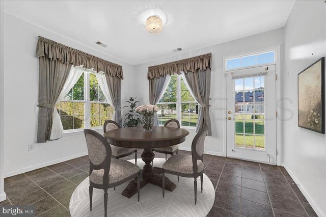7 Allister Lane, Columbus, NJ 08022